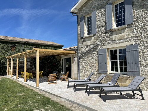 A quaint vineyard gîte at Château Magdeleine Bouhou