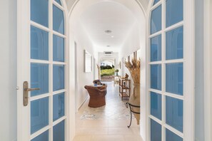 Interior - Villa Giusy by BarbarHouse (Mancaversa)