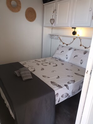 1 bedroom, iron/ironing board, travel cot - ♥️Le Victoria's Beach Barcarès♥️Ménage Included/Private parking/Direct Sea 🏖️ (Le Barcarès)
