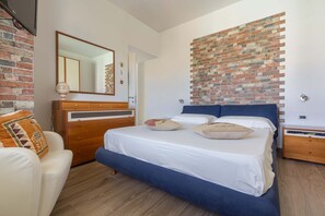 Bügeleisen/Bügelbrett, Internetzugang, Bettwäsche