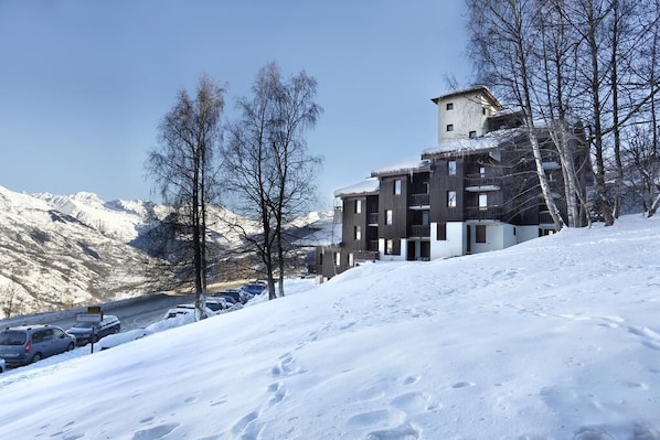 Snow and ski sports