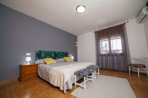 6 chambres, fer et planche à repasser, lit de bébé portatif, Wi-Fi