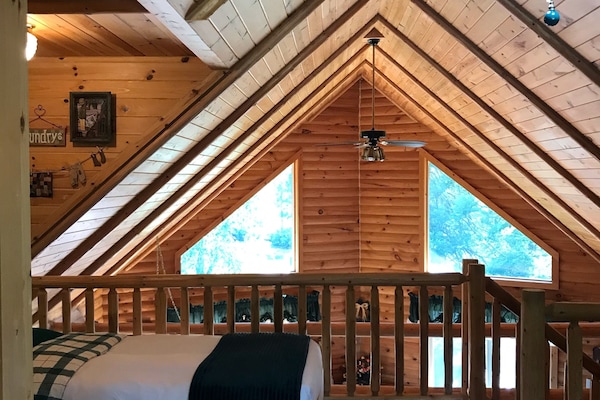 Loft- twin bed. WARNING: BED IS RIGHT AT RAILING. NOT CHILDPROOF!