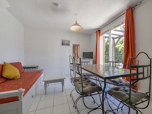 TV, ping pong - Résidence Sun hols - Les Rives du Lac (Saint-Saturnin-les-Avignon)
