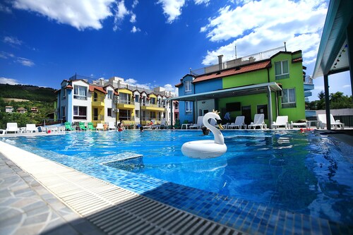 Luxury 2-Bedroom Apartment in MiniSmart Complex RainbowGarden