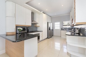 Maison (6 Bedrooms) | Intérieur