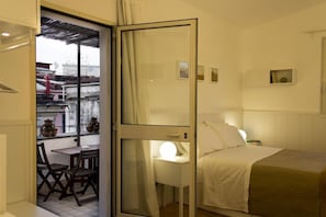 1 camera, Wi-Fi, lenzuola