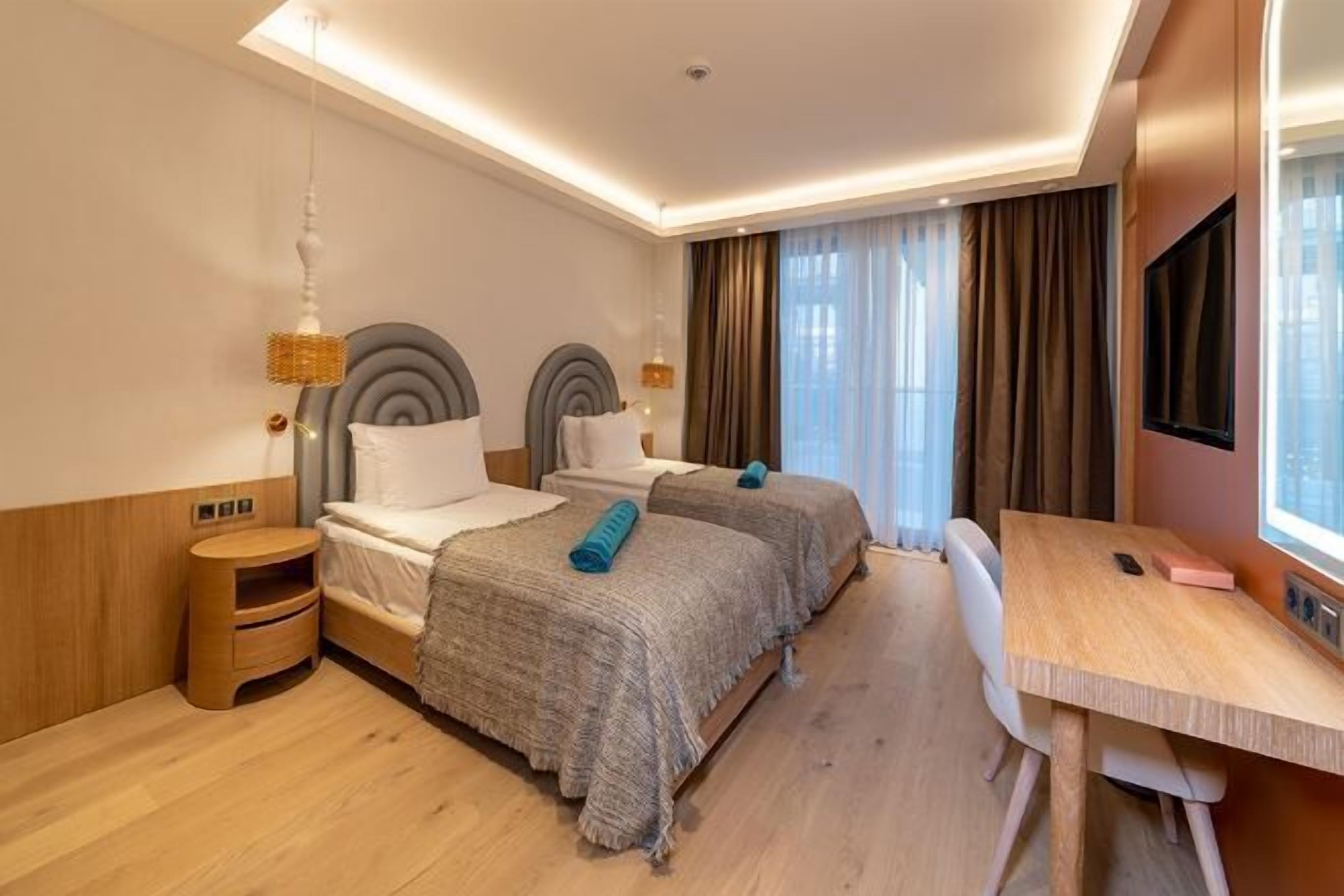 Hypo-allergenic bedding, free minibar, in-room safe, laptop workspace