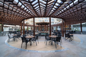 9 restaurantes, café da manhã, culinária internacional