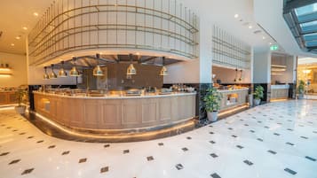 9 restaurants, breakfast, lunch, dinner served; international cuisine