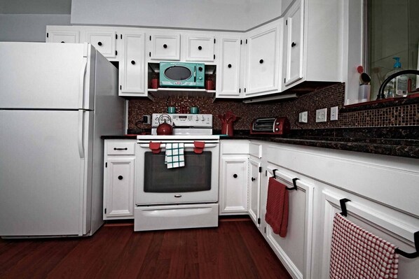 Dining tables, kitchen islands