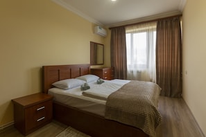 Panoramic Apartment, Balcony, Hill View | 1 bedroom, soundproofing, iron/ironing board, free WiFi - Umba Apartment N5 (Yerevan)