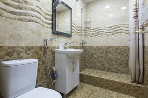 Panoramic Apartment, Balcony, Hill View | Bathroom | Towels - Umba Apartment N5 (Yerevan)