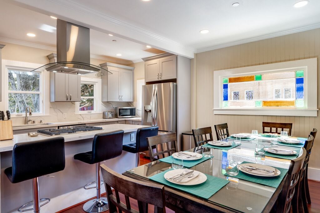 Kühlschrank, Mikrowelle, Geschirrspüler