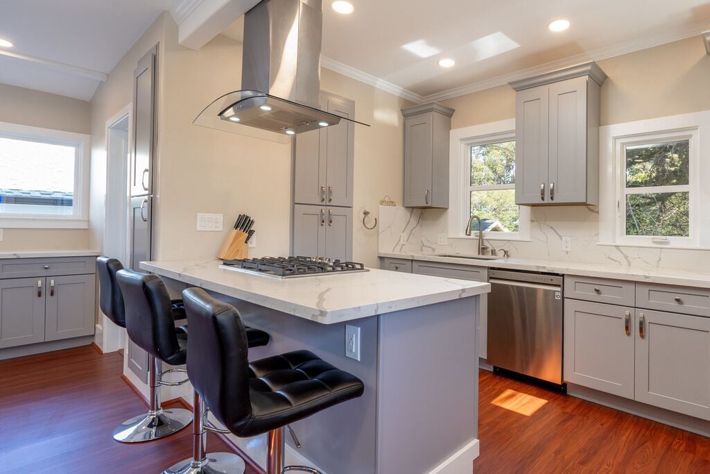 Kühlschrank, Mikrowelle, Geschirrspüler