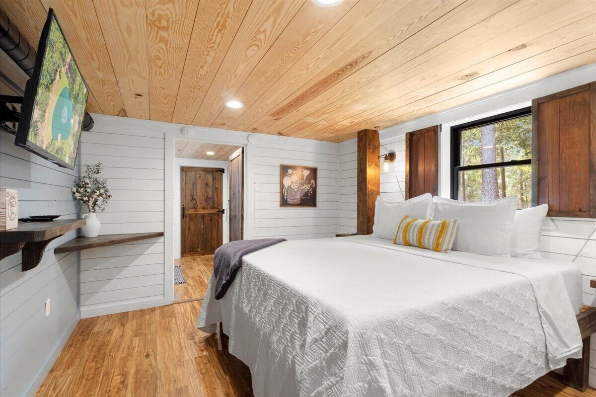 2 Schlafzimmer, Schreibtisch, Bügeleisen/Bügelbrett, kostenloses WLAN