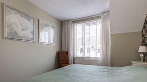 4 bedrooms, iron/ironing board, travel crib, free WiFi