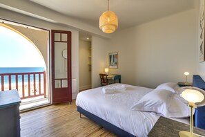 8 habitaciones, tabla de planchar con plancha y wifi gratis 