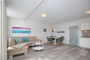 Fernseher, Stereoanlage