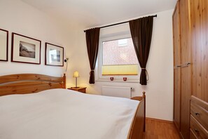 2 Schlafzimmer, Bügeleisen/Bügelbrett, kostenloses WLAN