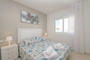 2 عدّة غرف نوم ومكواة/لوح كي وواي فاي مجانًا وملاءات أسرّة