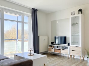 Fernseher, Stereoanlage