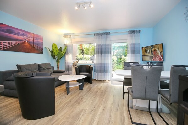 Téléviseur, foyer, chaîne audio