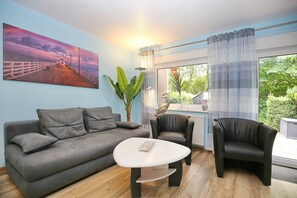 TV, fireplace, stereo