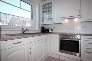 Kühlschrank, Ofen, Herdplatte, Geschirrspüler