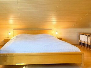 2 Schlafzimmer, Bügeleisen/Bügelbrett, Reisekinderbett, kostenloses WLAN