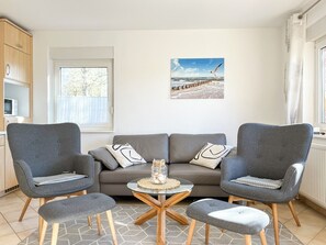 TV, fireplace, books, stereo