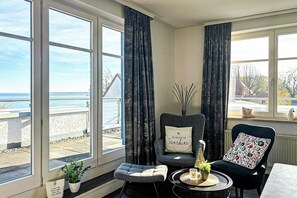 Fernseher, Stereoanlage