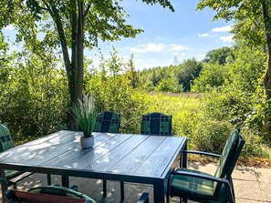 تناول الطعام بالخارج