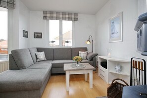 Fernseher, Kamin, Stereoanlage