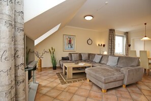 TV, DVD player, books, stereo