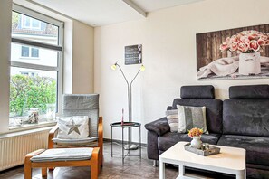 Fernseher, DVD-Player, Stereoanlage