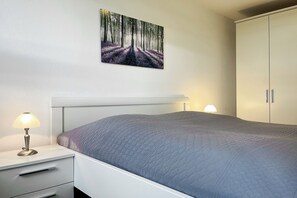 2 Schlafzimmer, Reisekinderbett, kostenloses WLAN