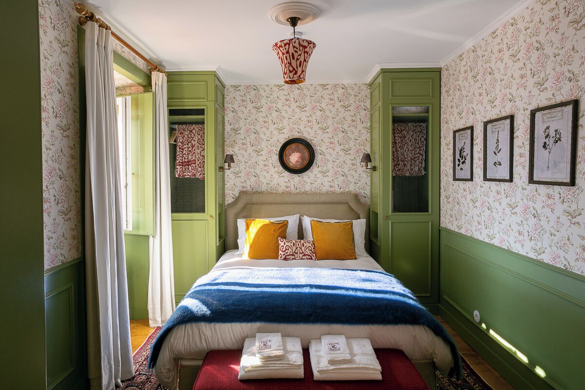 Quarto clássico | Cofres nos quartos, ferros/tábuas de passar roupa, Wi-Fi de cortesia