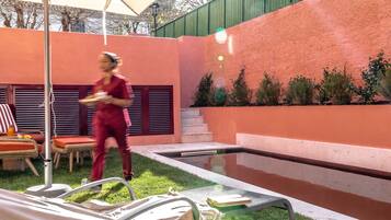 季節性室外游泳池