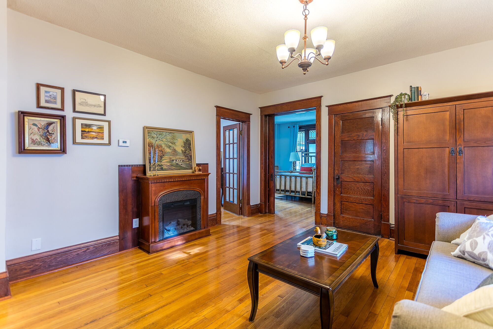 Cottage in the City - Historic Charm, Modern Touch