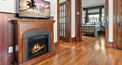 Cottage in the City - Historic Charm, Modern Touch