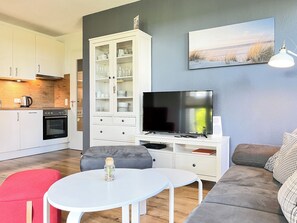 Téléviseur, lecteur de DVD, chaîne audio