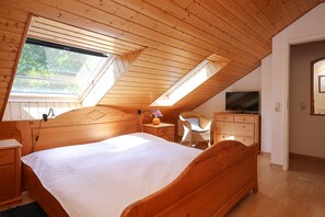 2 عدّة غرف نوم وسرير سفر وواي فاي مجانًا