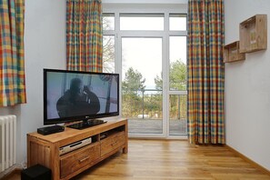 Fernseher, DVD-Player, Stereoanlage