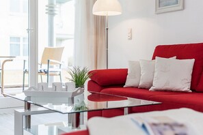 Fernseher, DVD-Player, Stereoanlage