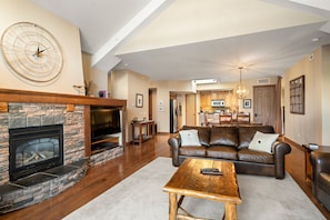 TV, fireplace, DVD player, offices