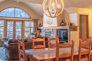 TV, fireplace, DVD player, offices - 2 Bedroom + Den Penthouse  | Balcony + Fireplace (Canmore)