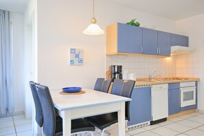 Kühlschrank, Ofen, Herdplatte, Geschirrspüler