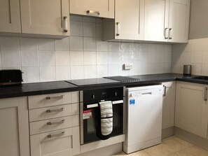 Apartment | Private kitchen - Entire Flat Very Comfortable 1 Bedroom London (London)