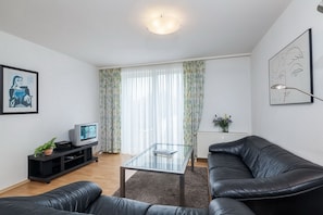 Fernseher, Stereoanlage